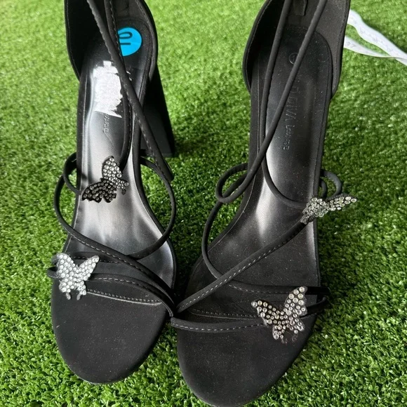 Elegant Black Butterfly Embellished Women's Heels - Picture 2 of 4